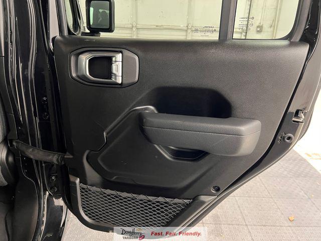 2025 Jeep Wrangler 4-Door Summit 4x4