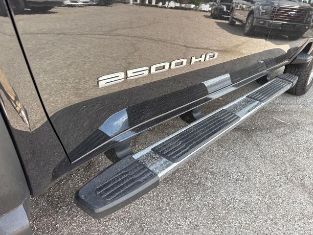 2022 GMC Sierra 2500HD 4WD Crew Cab Standard Bed SLT