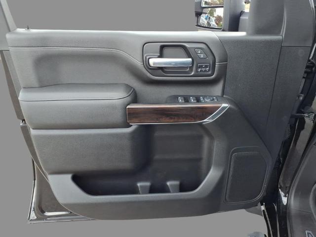 2022 GMC Sierra 2500HD 4WD Crew Cab Standard Bed SLT