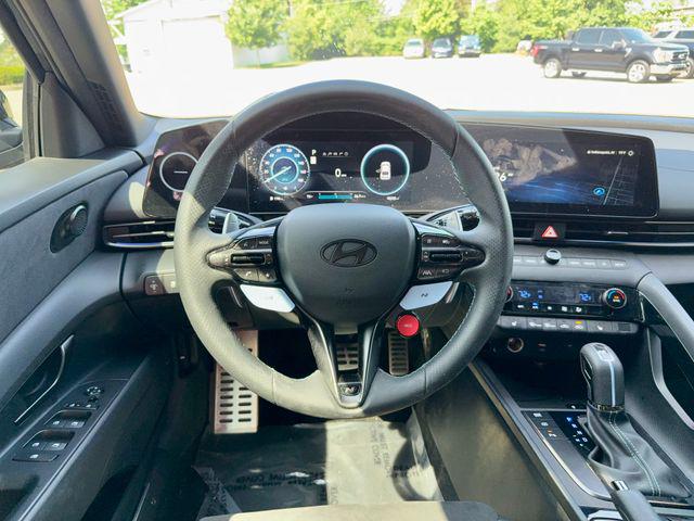 2025 Hyundai Elantra Base