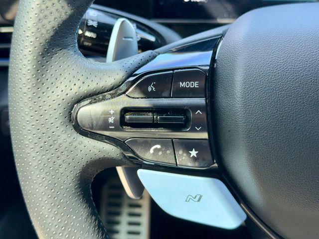 2025 Hyundai Elantra Base
