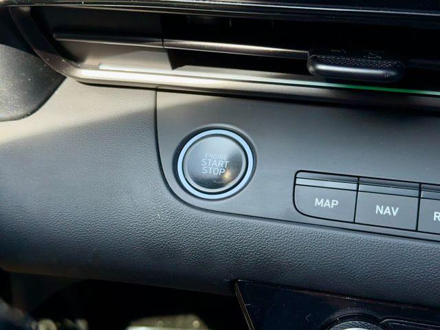 2025 Hyundai Elantra Base