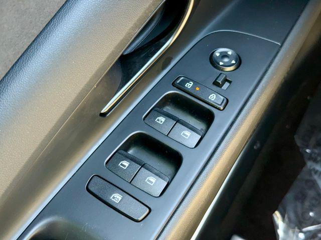 2025 Hyundai Elantra Base