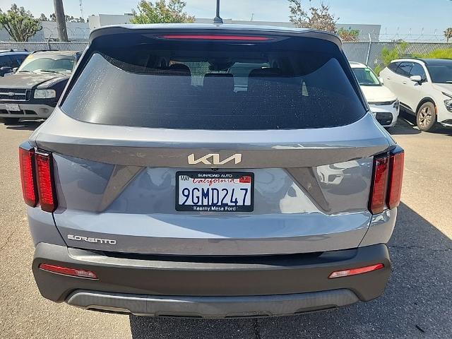 2023 Kia Sorento LX