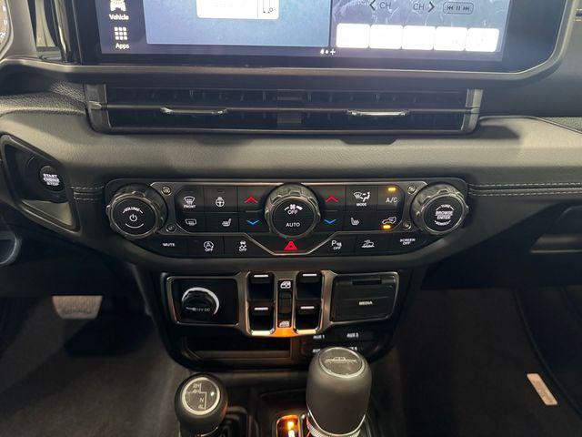 2026 Jeep Gladiator GLADIATOR SAHARA 4X4