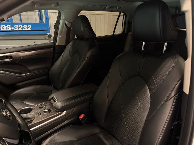 2023 Toyota Highlander Platinum