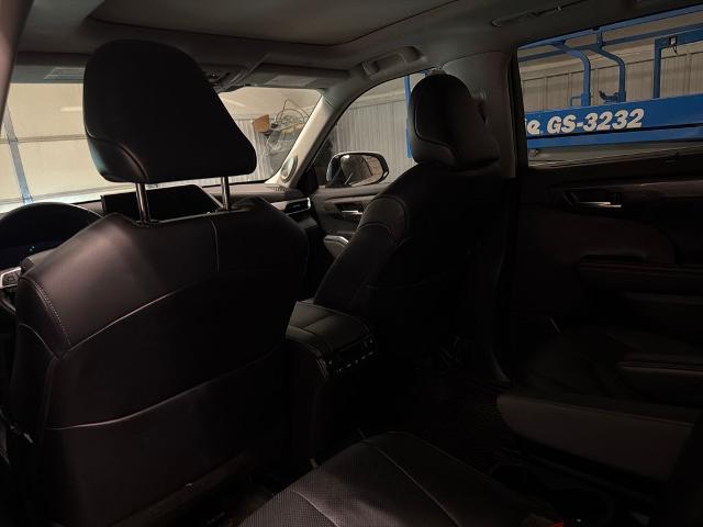 2023 Toyota Highlander Platinum