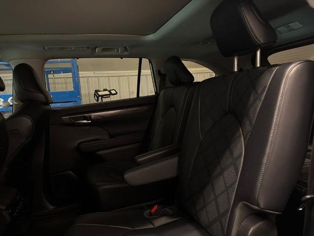 2023 Toyota Highlander Platinum