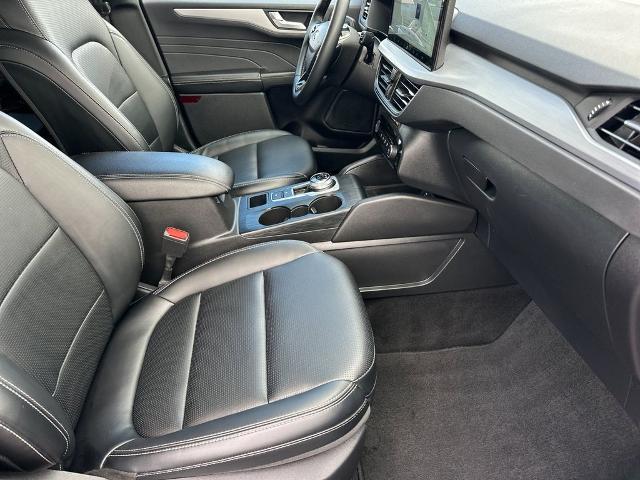 2025 Ford Escape Platinum