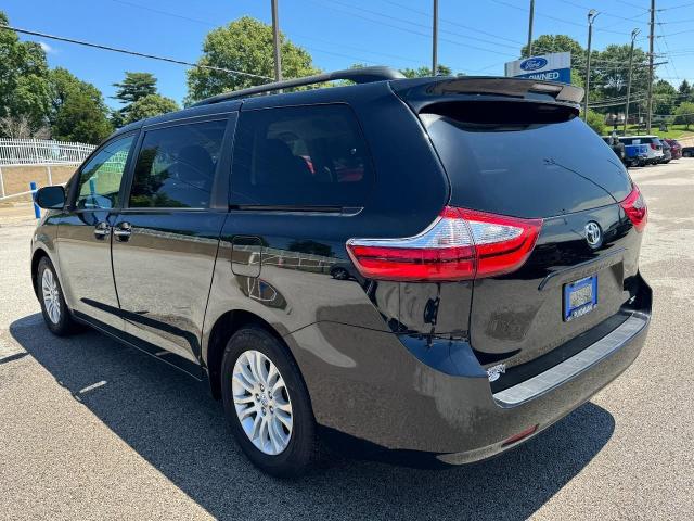 2017 Toyota Sienna XLE 8 Passenger