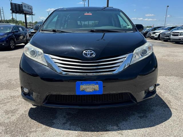 2017 Toyota Sienna XLE 8 Passenger