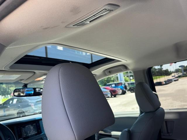 2017 Toyota Sienna XLE 8 Passenger