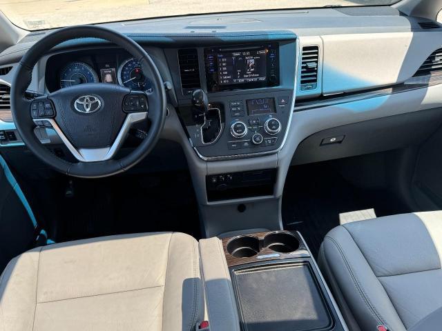 2017 Toyota Sienna XLE 8 Passenger