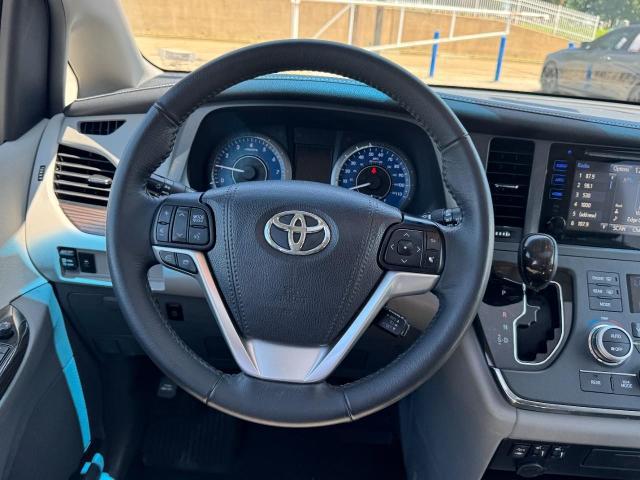2017 Toyota Sienna XLE 8 Passenger