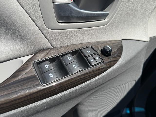 2017 Toyota Sienna XLE 8 Passenger