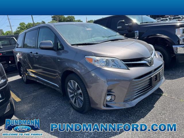2018 Toyota Sienna XLE 7 Passenger for sale in Saint Charles, MO