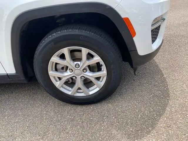 2023 Jeep Grand Cherokee Limited 4x2
