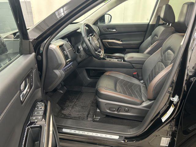 2022 Nissan Pathfinder Platinum 4WD