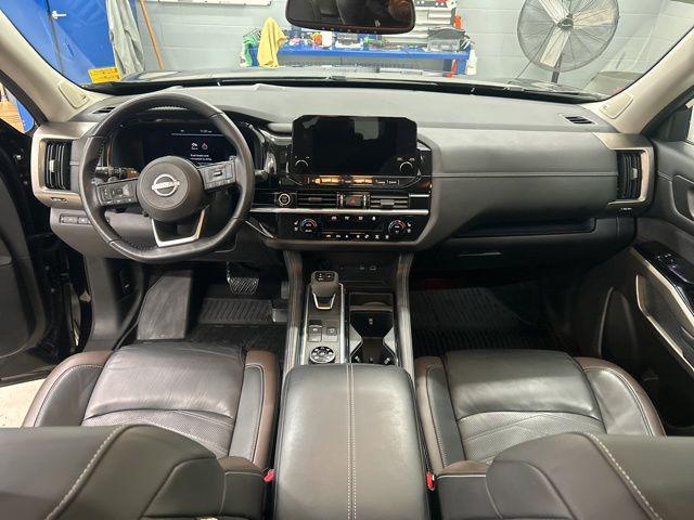 2022 Nissan Pathfinder Platinum 4WD