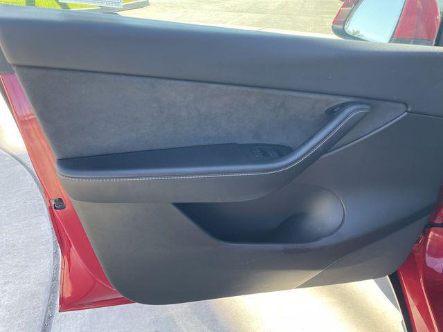 2022 Tesla Model Y Long Range Dual Motor All-Wheel Drive