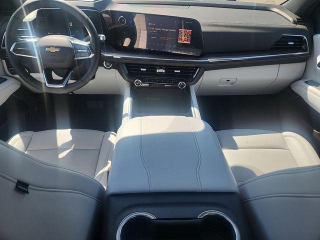 2025 Chevrolet Suburban 4WD Premier