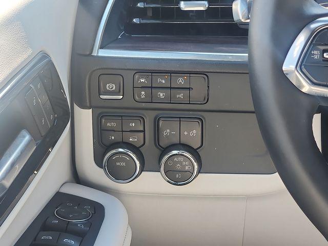 2025 Chevrolet Suburban 4WD Premier