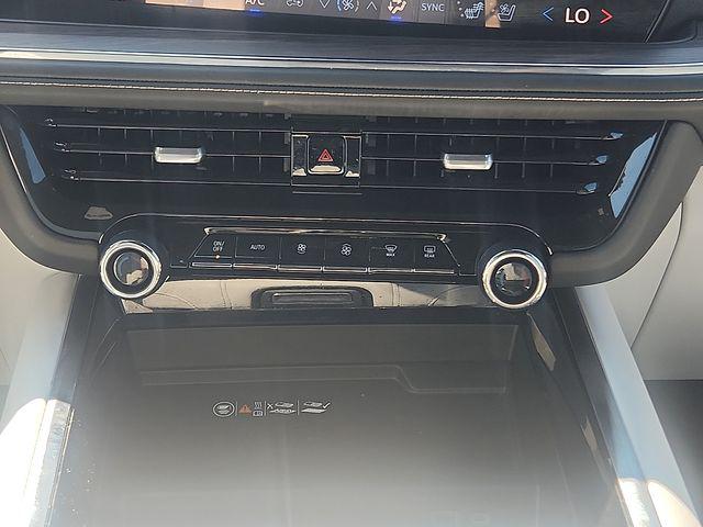 2025 Chevrolet Suburban 4WD Premier