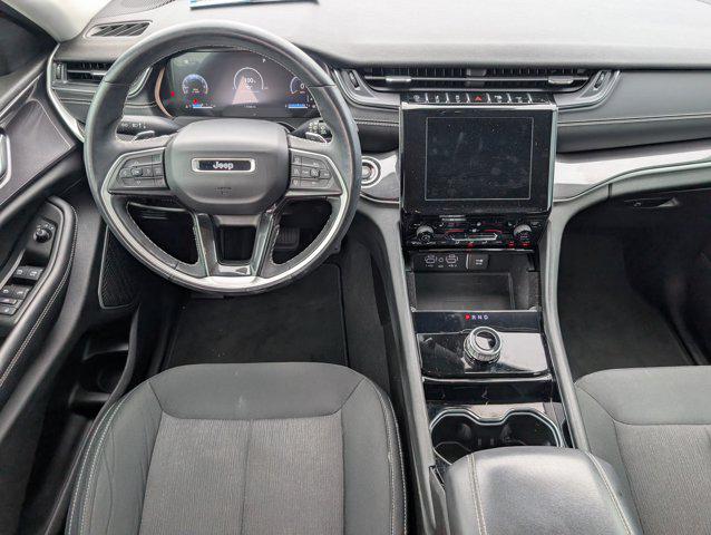 2021 Jeep Grand Cherokee Laredo 4x2