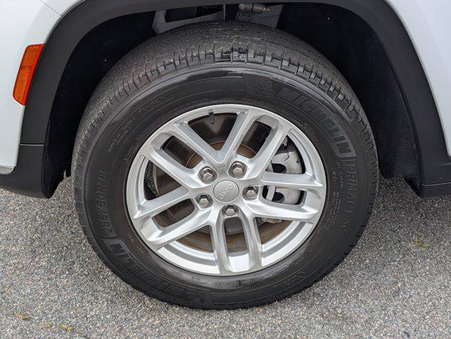 2021 Jeep Grand Cherokee Laredo 4x2