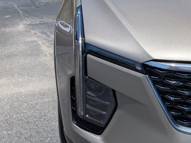 2024 Cadillac XT4 AWD Premium Luxury