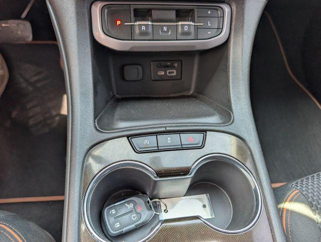 2023 GMC Acadia AWD AT4