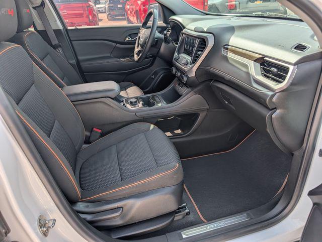 2023 GMC Acadia AWD AT4