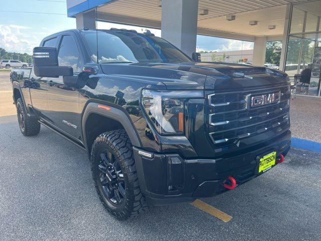2025 GMC Sierra 3500HD 4WD Crew Cab Standard Bed AT4