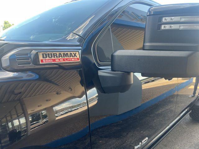 2025 GMC Sierra 3500HD 4WD Crew Cab Standard Bed AT4