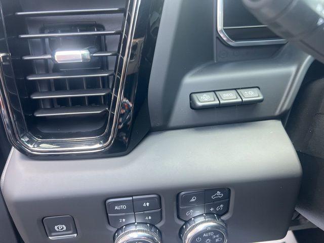 2025 GMC Sierra 3500HD 4WD Crew Cab Standard Bed AT4