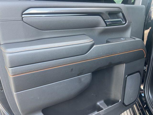 2025 GMC Sierra 3500HD 4WD Crew Cab Standard Bed AT4