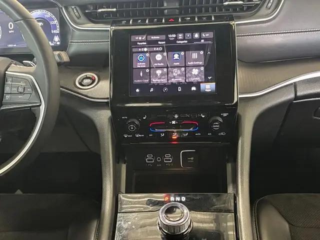 2025 Jeep Grand Cherokee L Altitude 4x2