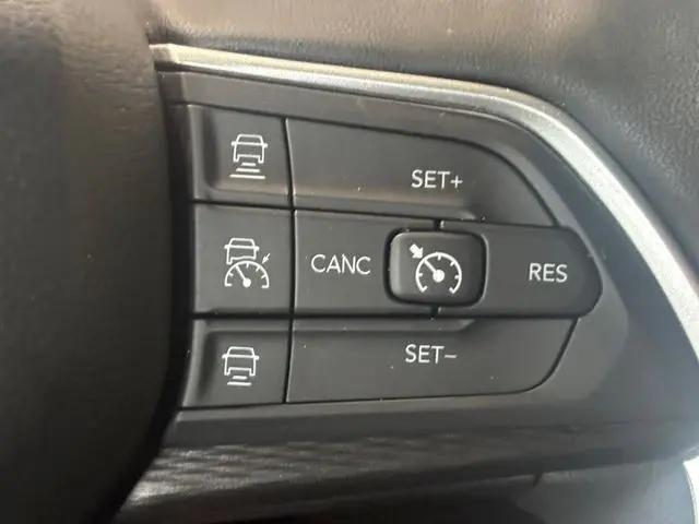 2025 Jeep Grand Cherokee L Altitude 4x2