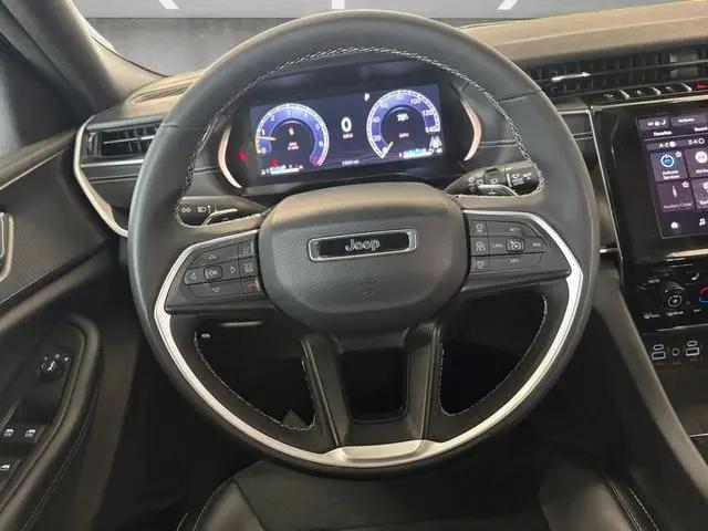 2025 Jeep Grand Cherokee L Altitude 4x2