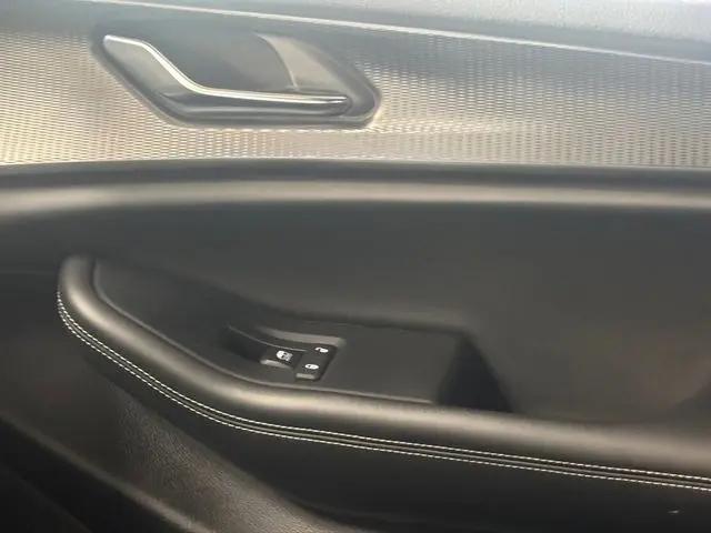 2025 Jeep Grand Cherokee L Altitude 4x2