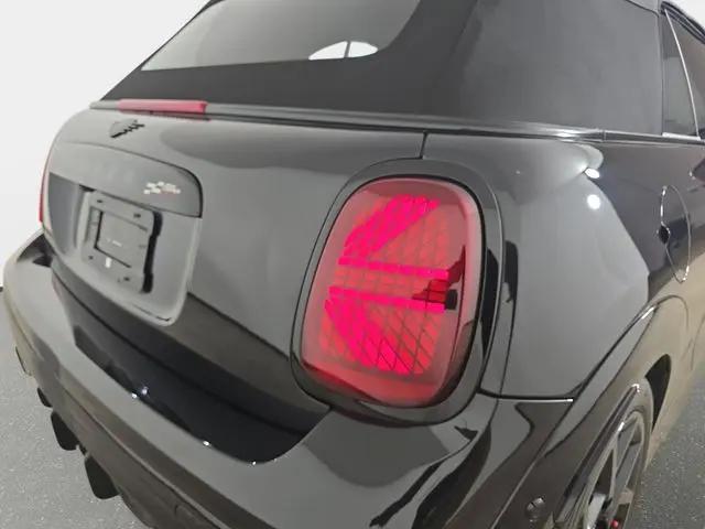 2025 MINI Cooper Convertible JCW Signature Trim