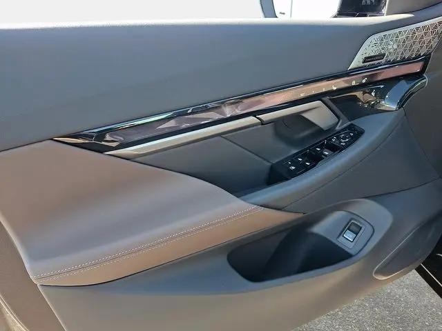 2027 BMW 5 Series 550e xDrive