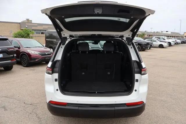 2023 Jeep Grand Cherokee L Altitude 4x4