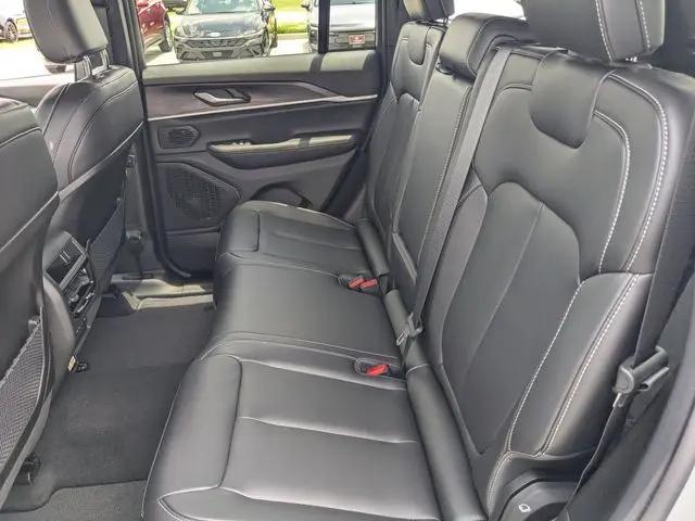 2026 Jeep Grand Cherokee Limited 4x2