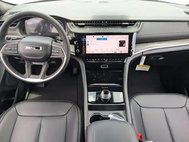 2026 Jeep Grand Cherokee Limited 4x2