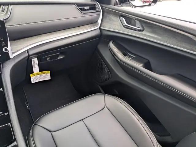2026 Jeep Grand Cherokee Limited 4x2