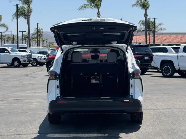 2026 Toyota Sienna LE