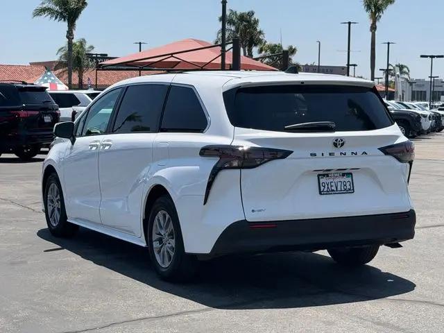 2026 Toyota Sienna LE