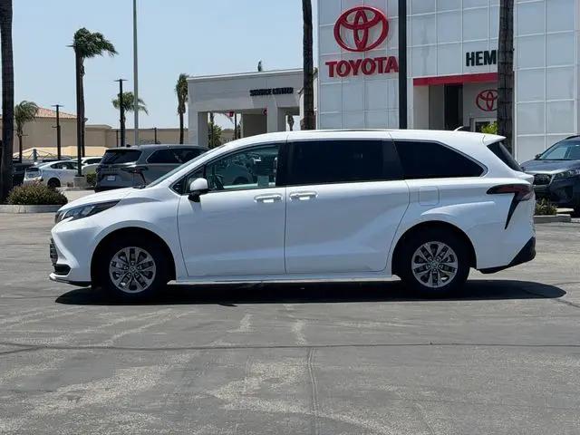 2026 Toyota Sienna LE
