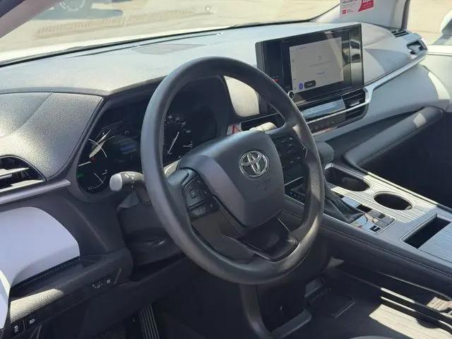 2026 Toyota Sienna LE